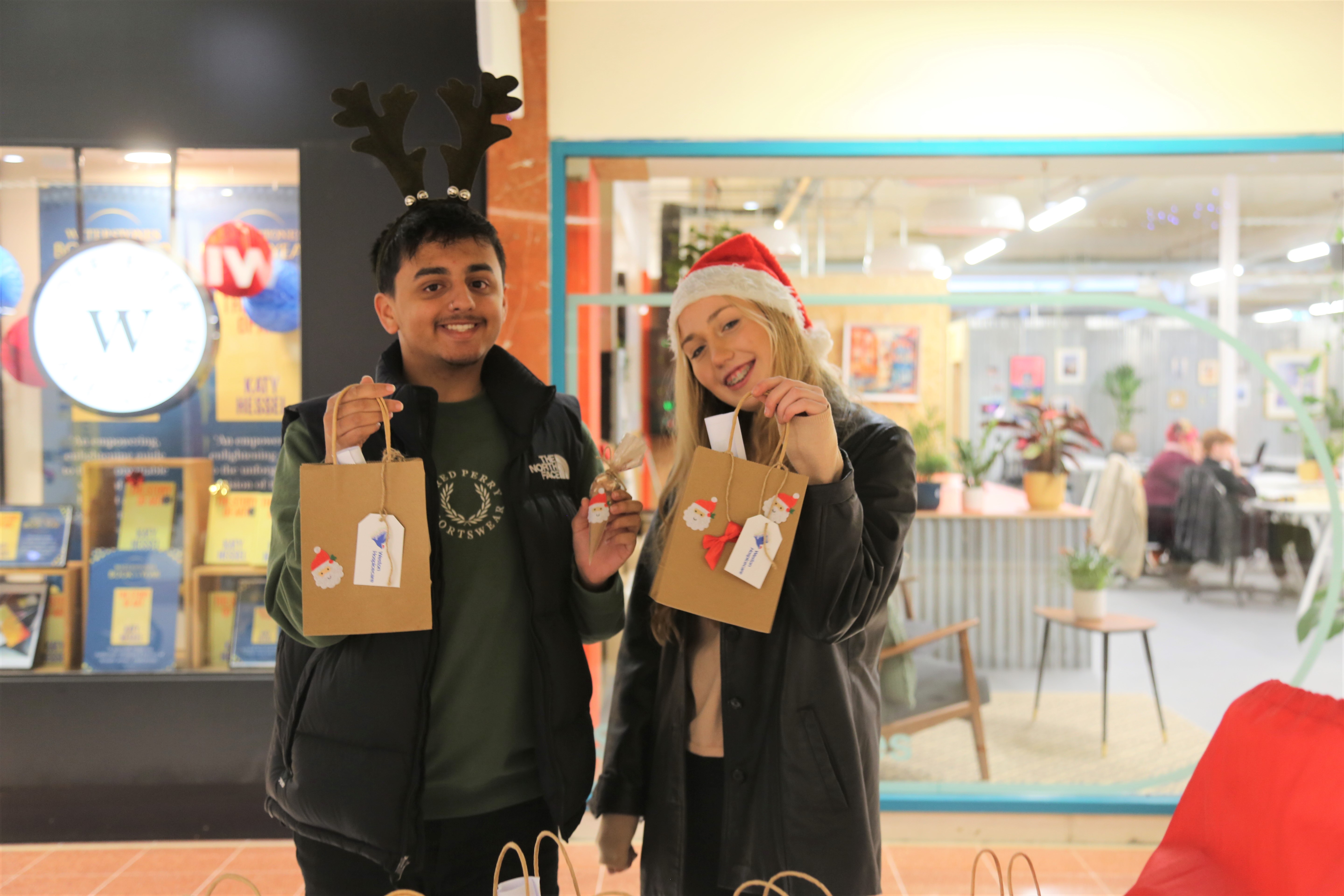 Business Learners Spread Christmas Cheer