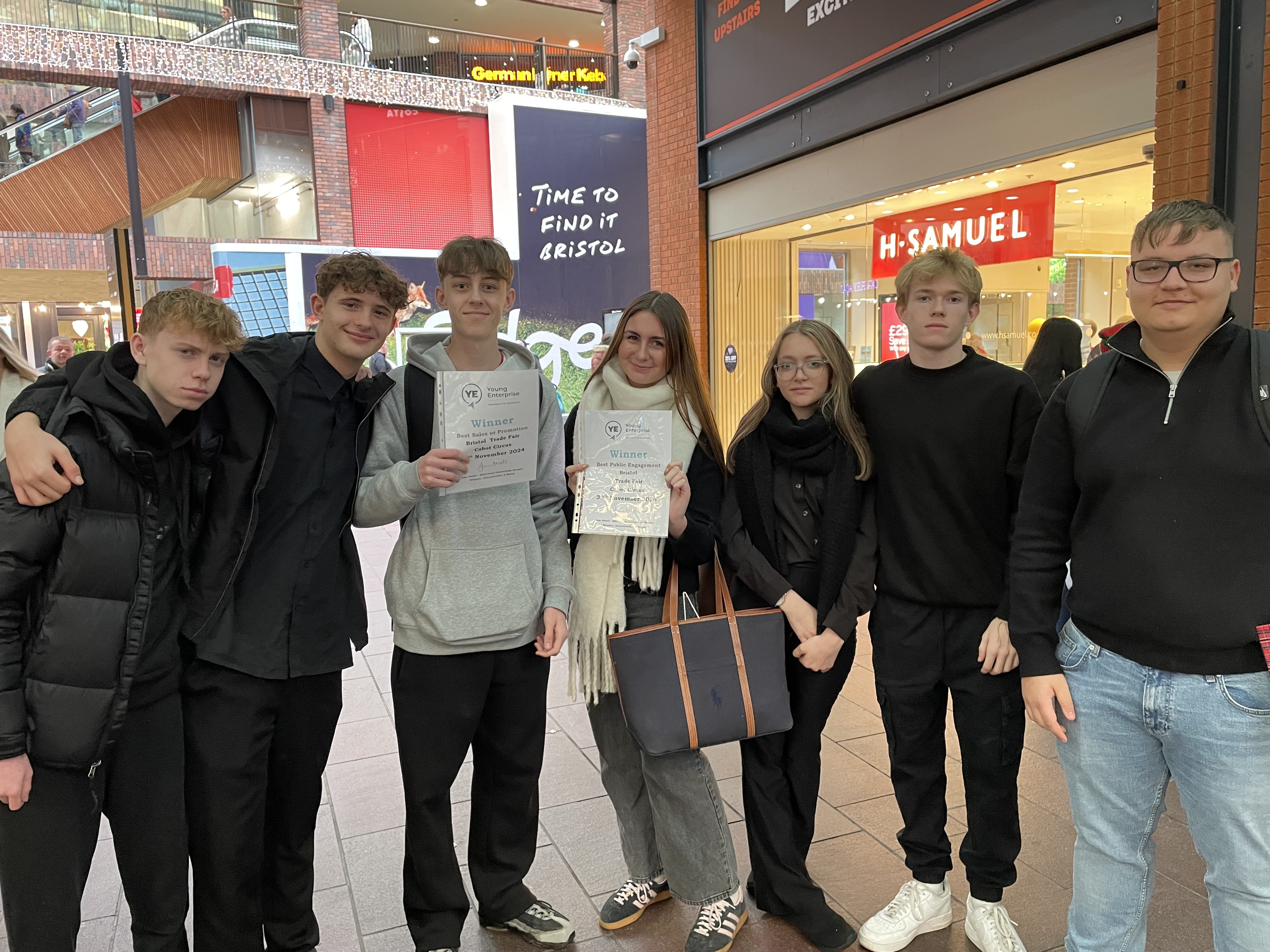 Young Enterprise Teams Attend Bristol Christmas Market